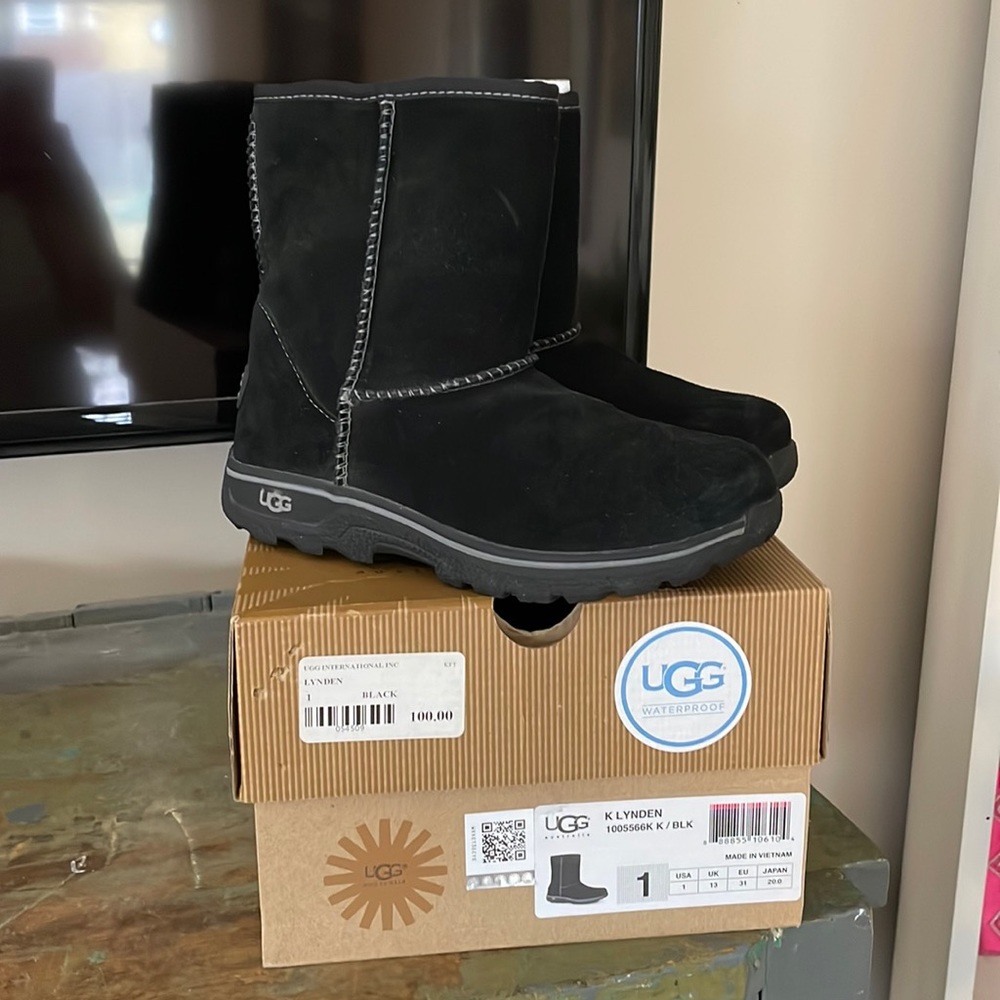 Ugg waterproof boots “Lynden”